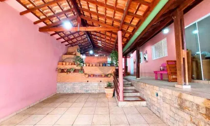 Grande Oportunidade: Duas Casas no Mesmo Terreno, Independentes e com Localização Privilegiada, na Penha do Rio do Peixe!
