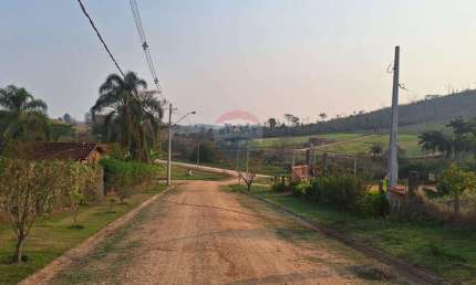 Lote para construção de chácara 100% regularizado, 1.271 m² Excelente localização.  (Terras de Santa Maria)