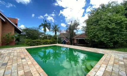 Chácara com Estilo e Conforto – Piscina, Pomar e Muito Espaço Verde
