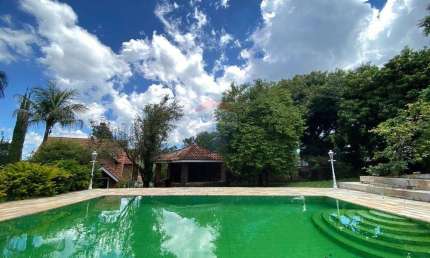 Chácara com Estilo e Conforto – Piscina, Pomar e Muito Espaço Verde