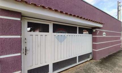 Casa com 2 dormitórios, a venda no Jardim Planalto em Jaguariúna por R$ 445.000,00