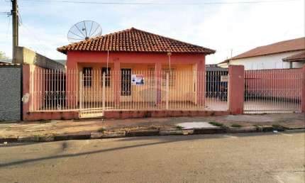 Casa com 4 quartos à venda na Rua do Cubatão, 673, Cubatão, Itapira