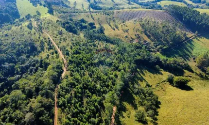 Sítio a venda em socorro s.p. com 199.380 metros quadrados de área total ; com uma casa com 2 quartos ,1 banheiro e 01 cozinha