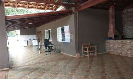 'Desfrute da tranquilidade em meio à natureza: sua nova chácara em Martinho Prado Júnior!'