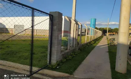 Bem-vindo ao nosso complexo de barracões de última geração! Com mais de 10.000 metros quadrados de espaço total, nossos cinco barracões de 1000 metros