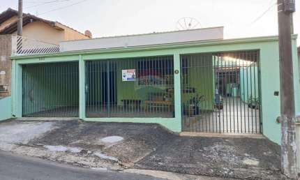 Casa a no JD Camboriú com 5 dormitórios (2 Suítes) 228 m2 construído DOC OK da Financiamento