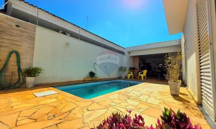 Linda casa na cidade de araras, 3 dormitórios, suíte,piscina.