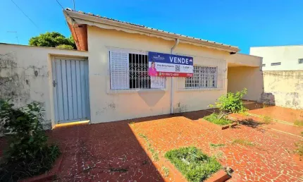 CASA/CHÁCARA COM 1.425 M² DE ÁREA,  À VENDA PERTO DO CENTRO EM MOGI MIRIM/SP.