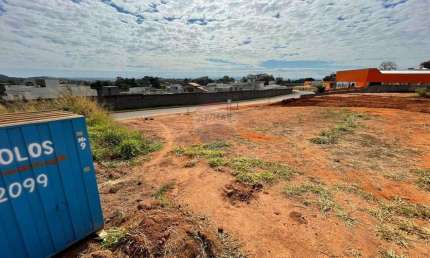 Seu Futuro Começa Aqui: Lote em Bairro Promissor de Itapira/SP