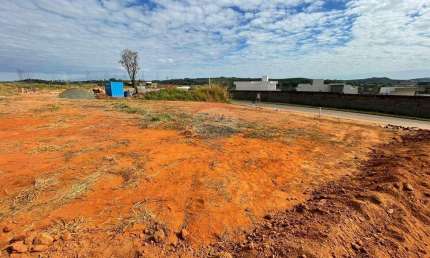 Terreno Amplo no Recanto Santa Fé – Itapira/SP com Vista para um Lindo Pôr do Sol