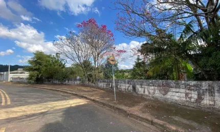 Terreno com vista privilegiada no coração de Lindóia - 571 m²