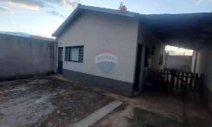 Casa  de Aluguel  com 02 dormitórios no Jardim YPê Amarelo em Mogi Guaçu-SP