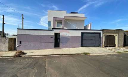 Casa para locação - área gourmet com piscina - R$ 3.800,00 + IPTU