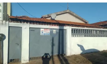 Casa com 4 quartos para alugar na Rua Augustinho De Colli, 191, Centro, Estiva Gerbi