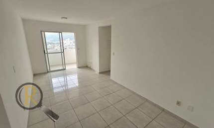 Apartamento mobilado com 3 dormitórios e vaga dupla, localizado a 5 minutos do Centro de Camboriú