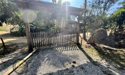 Chácara pronta para construir, com água dentro no bairro do Braço