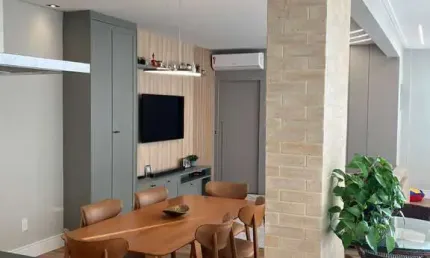 Apartamento mobiliado e decorado com 3 dormitórios e 2 vagas no centro