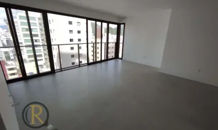 Apartamento Alto Padrão com 4 suítes e 4 vagas no Coração de Balneário Camboriú