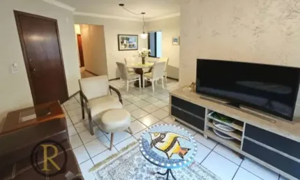 Apartamento amplo com 2 dormitórios (sendo 1 suíte) e sacada grande