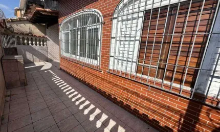 Casa com 2 Quartos para alugar por R$ 2.500/mês - Boqueirão - Praia Grande/SP