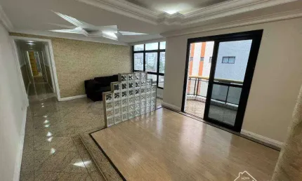 Apartamento à venda no bairro Guilhermina em Praia Grande/SP.
