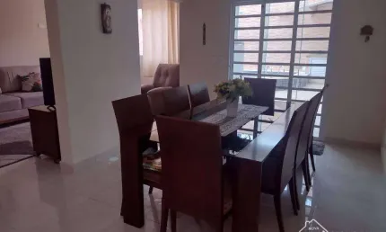 Sobrado com 4 suítes na Vila Voturuá São Vicente/SP