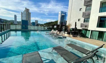 Apartamento com 03 dormitórios sendo 01 suíte e 02 vagas de garagem na Praia Brava - Itajaí