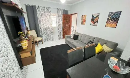Casa com piscina e 2 quartos no Jardim Quietude - Praia Grande/SP