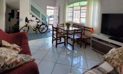 Casa com 3 quartos à venda na Rua Emílio de Menezes, Vila Assunção, Praia Grande
