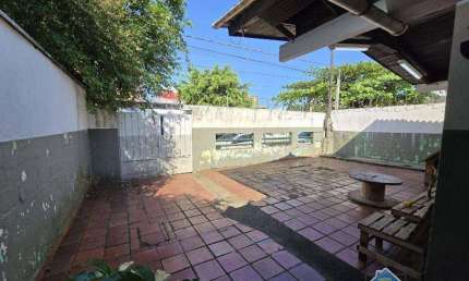 Casa COMERCIAL com 2 quartos para alugar na Tupi em Praia Grande/SP