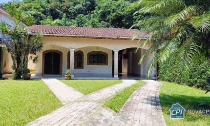 Casa de alto padrão no canto do forte com 2 quartos