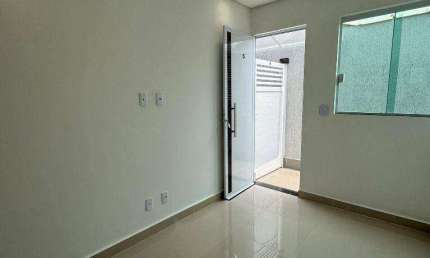 Casa Térrea com 2 Quartos no Maracanã em Praia Grande/SP