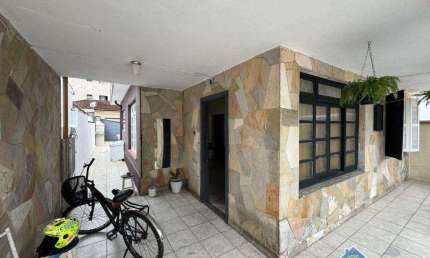 Casa com 2 Quartos e Edícula na Praia Grande Para Venda