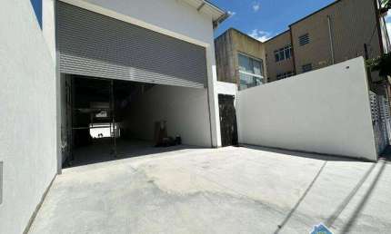 Galpão Comercial em Santos para Venda ou Aluguel Definitivo