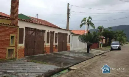Ampla casa em itanhaém – 3 quartos + edícula + garagem para 10 carros!