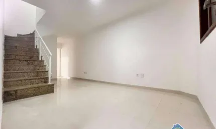 Sobrado com 2 Quartos no Maracanã em Praia Grande/SP