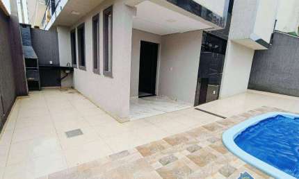 Casa com 3 quartos para alugar na Rua Tamoios, Tupi, Praia Grande