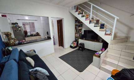 Sobrado à venda em condomínio no bairro Sítio do Campo – 2 quartos, 1 banheiro, cozinha e 1 vaga – 65m²