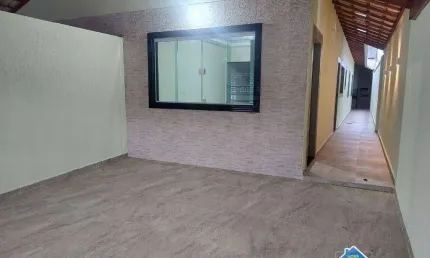 Casa Geminada com 2 Quartos no Maracanã em Praia Grande/SP