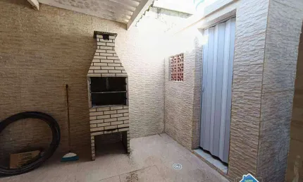 Sobrado com 2 Quartos no Canto do Forte em Praia Grande/SP