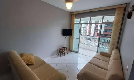 Apartamento Mobiliado com Vista Mar na Guilhermina – 2 Quartos, Sacada e 1 Vaga!