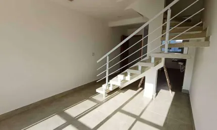 Sobrado Triplex com 2 Quartos na Mirim em Praia Grande/SP