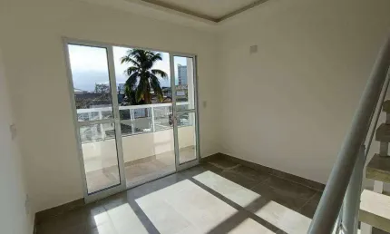 Sobrado triplex com 2 quartos na mirim em praia grande/sp