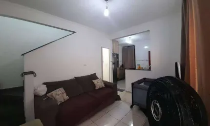 Sobrado em condomínio com 2 Quartos na Mirim em Praia Grande/SP