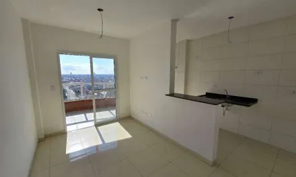 Apartamento com 2 quartos no maracanã em praia grande/sp