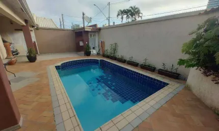 Casa para alugar no Canto do Forte com 04 Quartos em Praia Grande/SP