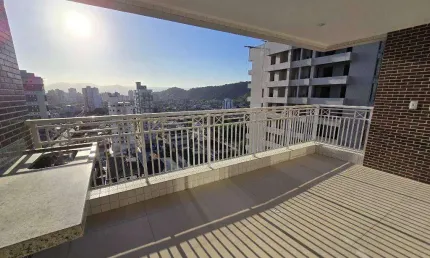 Apartamento alto padrão com 2 quartos no canto do forte em praia grande/sp