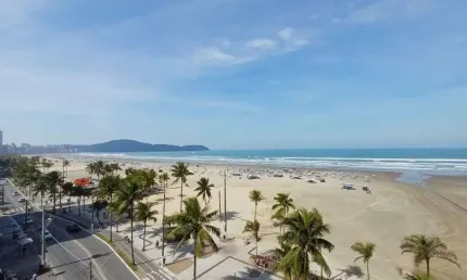 Kitnet mobiliada com vista mar à venda – andar alto com sacada na praia grande