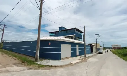 Imóvel de luxo com piscina e área gourmet em Cabo Frio