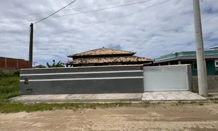 LINDA CASA DE 2 QUARTOS NO CONDOMINIO RESIDENCIAL UNAMAR